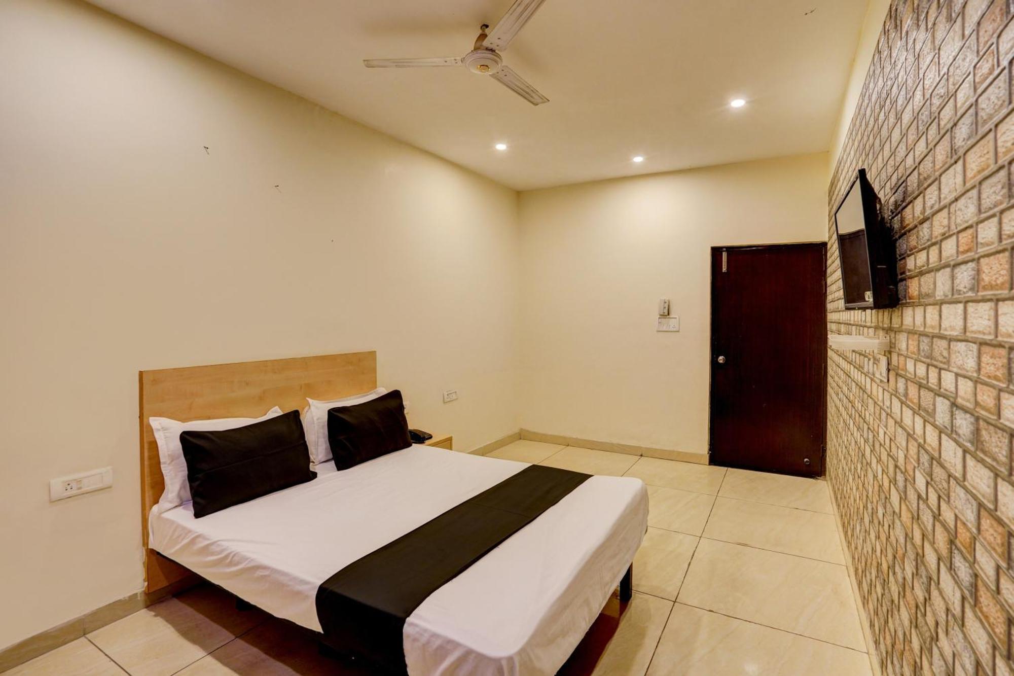 Hotel O Blue Vibes Meerut Exterior photo