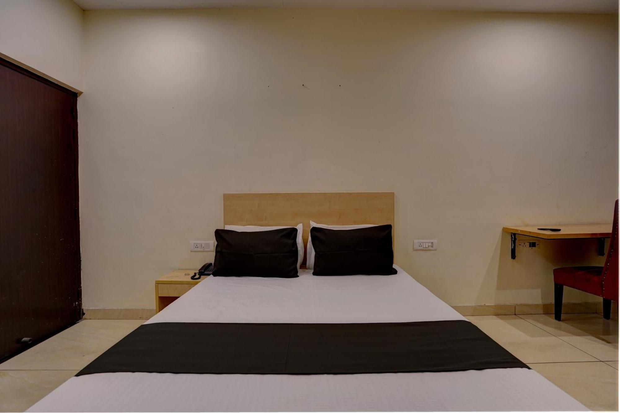 Hotel O Blue Vibes Meerut Exterior photo