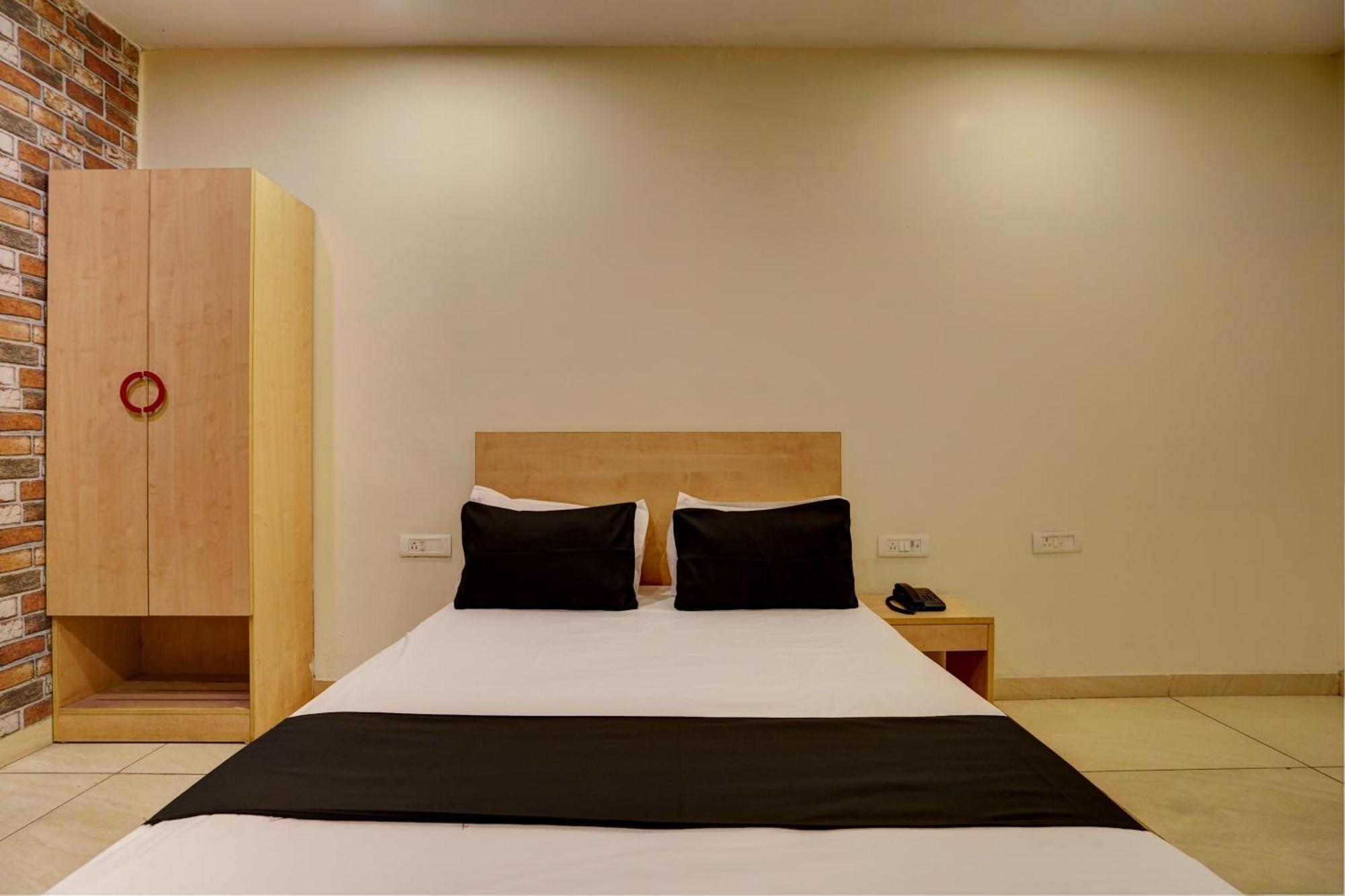 Hotel O Blue Vibes Meerut Exterior photo
